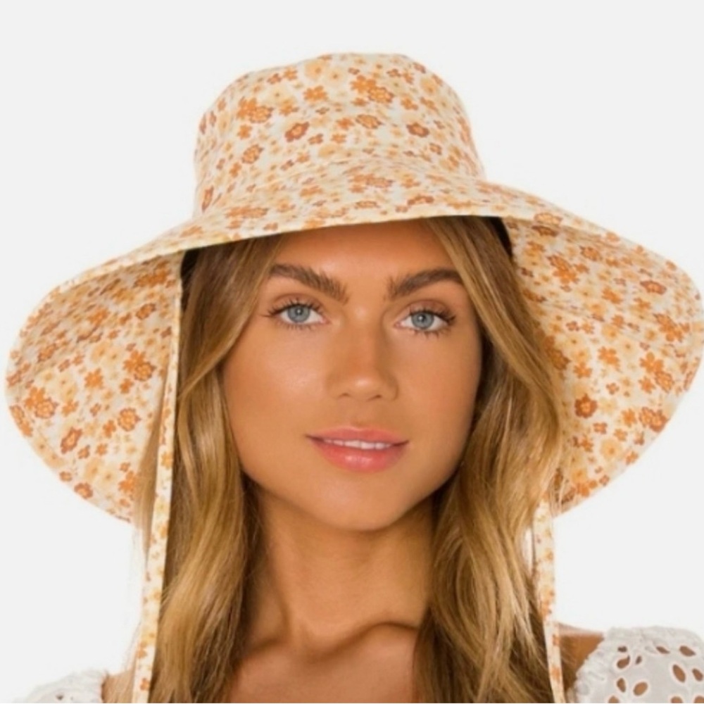 Lack Of Color Cotton Peach Bloom Floral Holiday‎ Bucket Hat Sz. S/M NWT